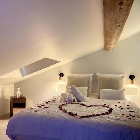 Cocon Blanc Calin Avec Jacuzzi Privatif - Loveroom Insolite Apartman