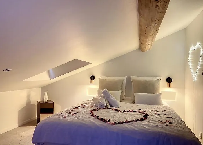Cocon Blanc Calin Avec Jacuzzi Privatif - Loveroom Insolite Appartamento