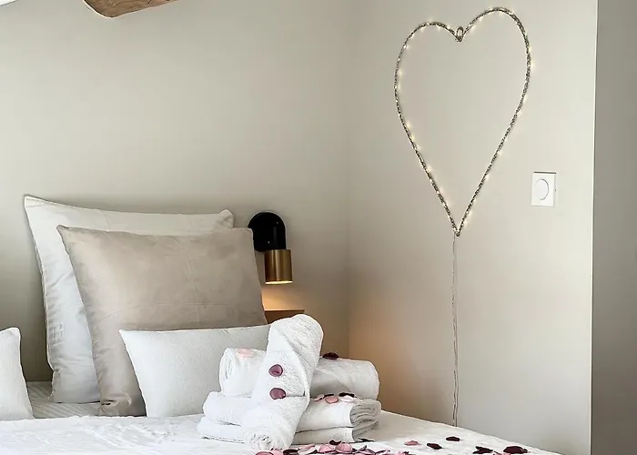 Cocon Blanc Calin Avec Jacuzzi Privatif - Loveroom Insolite Appartamento Saint-Etienne (Loire)