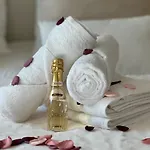 דירה Cocon Blanc Calin Avec Jacuzzi Privatif - Loveroom Insolite סן-אטיין