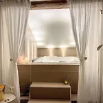 דירה Cocon Blanc Calin Avec Jacuzzi Privatif - Loveroom Insolite *