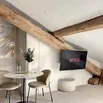 Cocon Blanc Calin Avec Jacuzzi Privatif - Loveroom Insolite דירה סן-אטיין